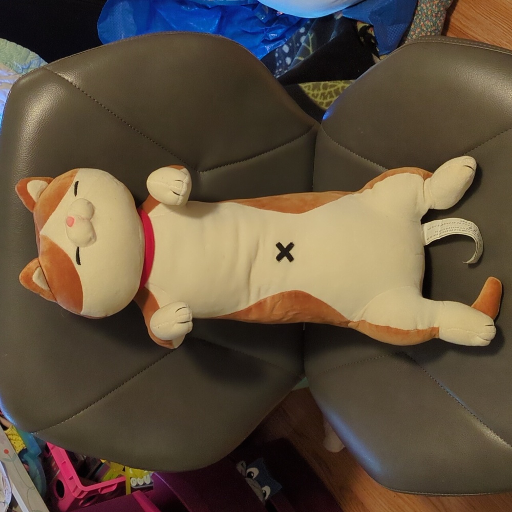 Sleepy hug cat. 21" long